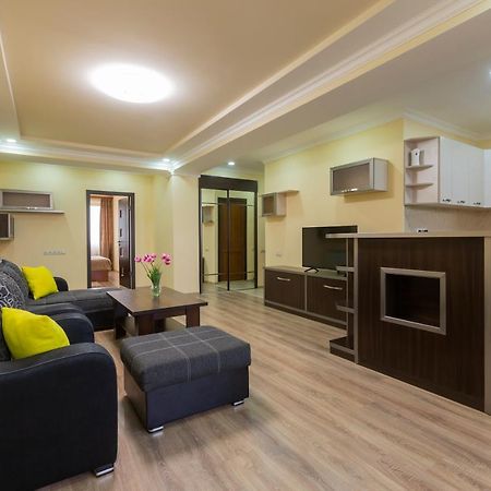 Umba Apartment N5 - Balcony And Mount Ararat View يريفان المظهر الخارجي الصورة