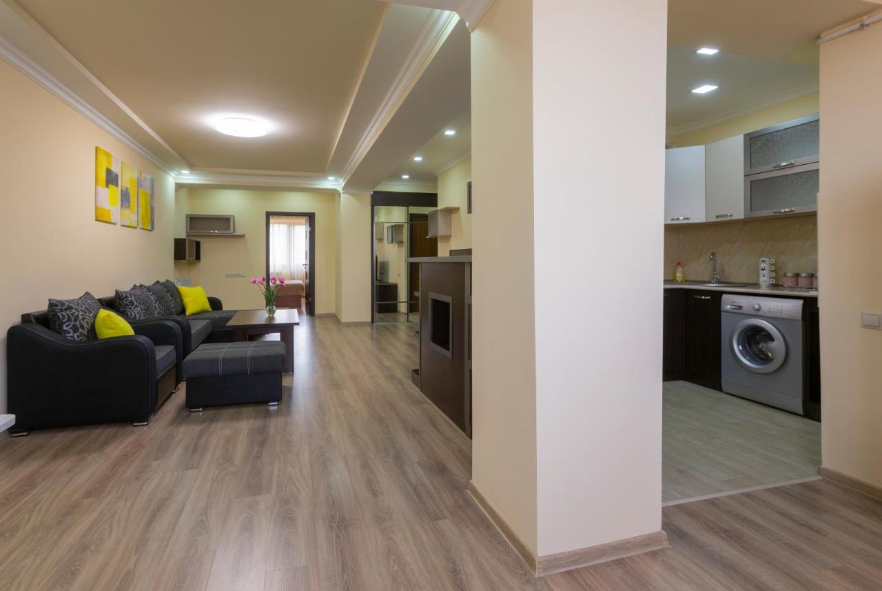 Umba Apartment N5 - Balcony And Mount Ararat View يريفان المظهر الخارجي الصورة